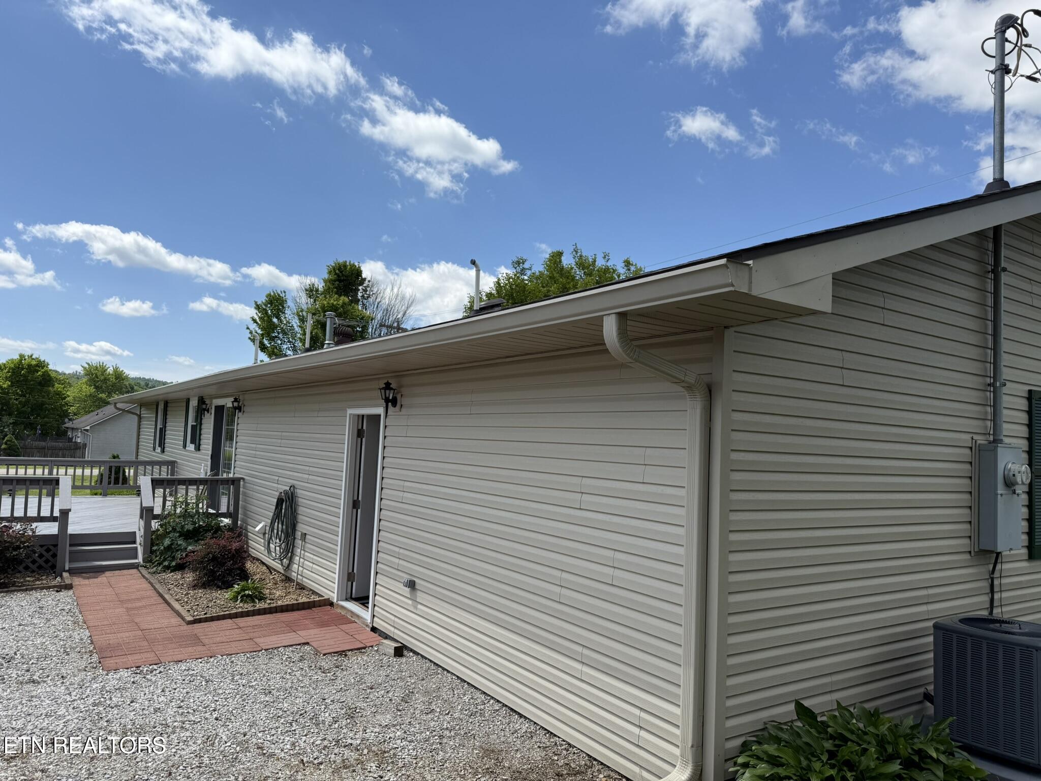 155 Valley View Rd, LaFollette