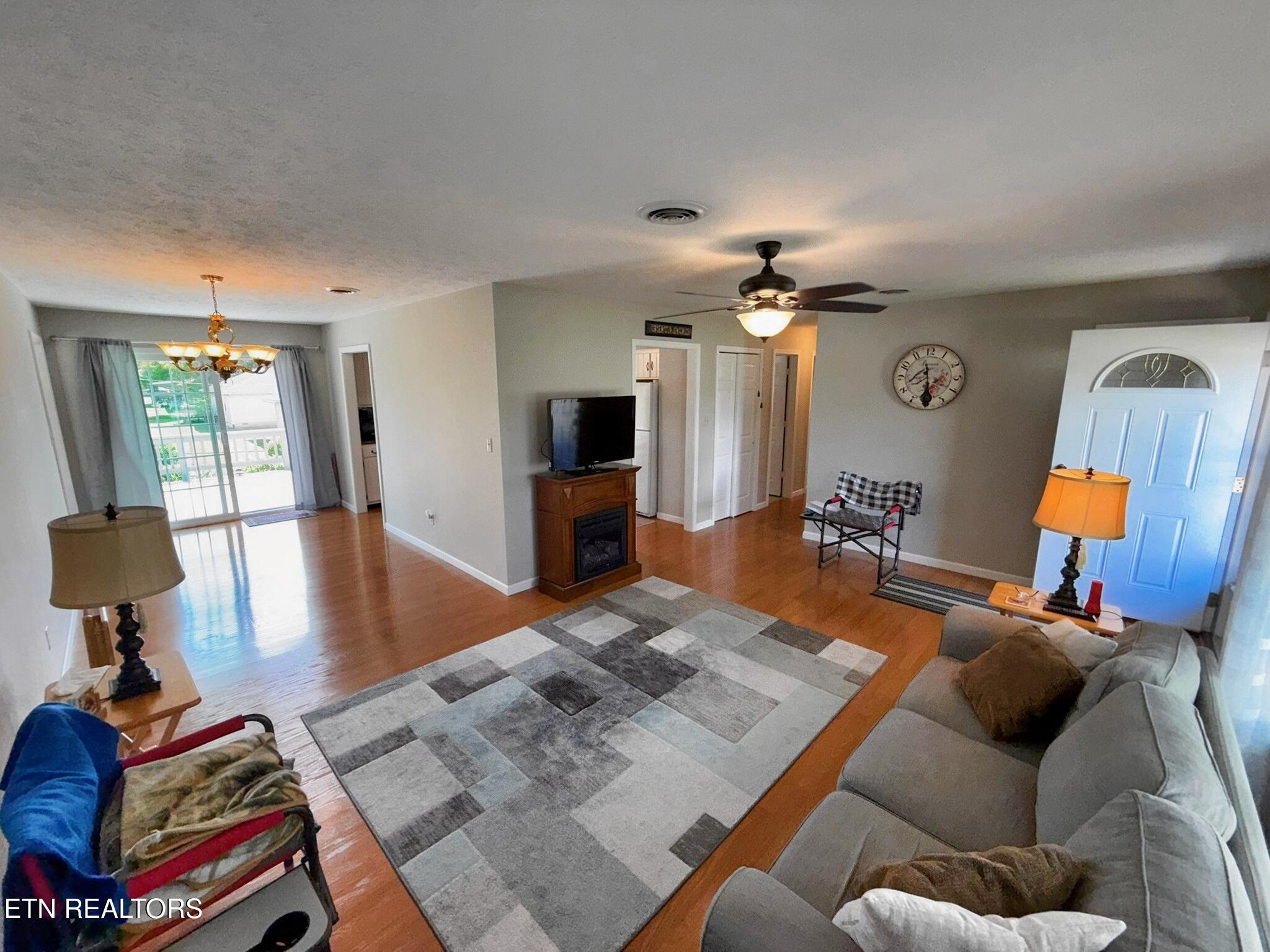 155 Valley View Rd, LaFollette