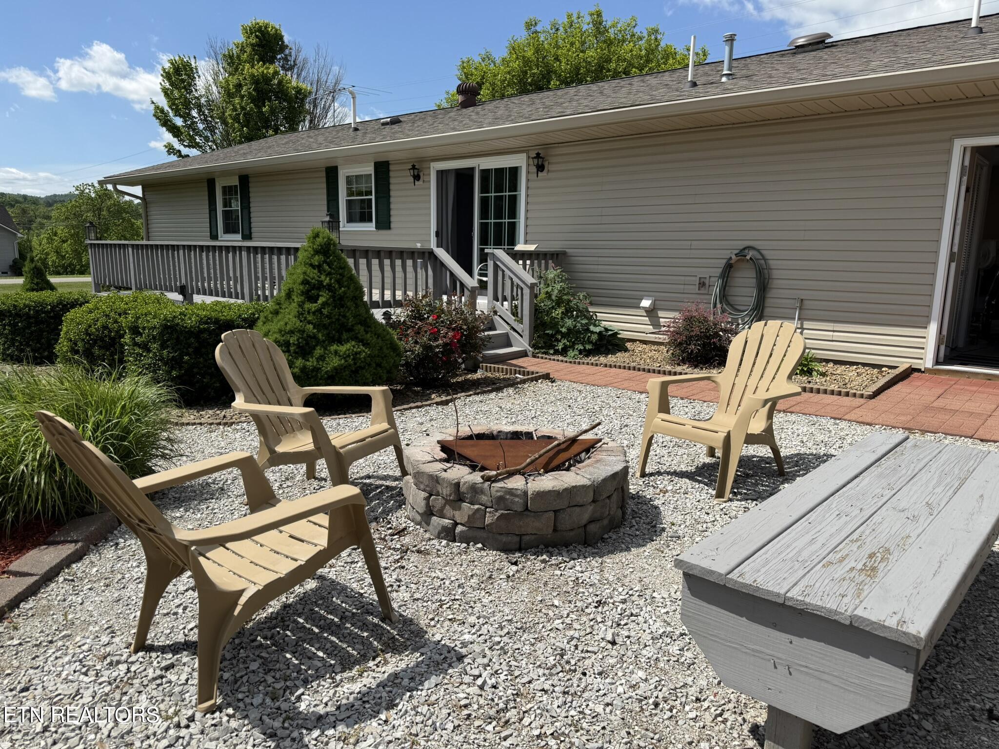 155 Valley View Rd, LaFollette