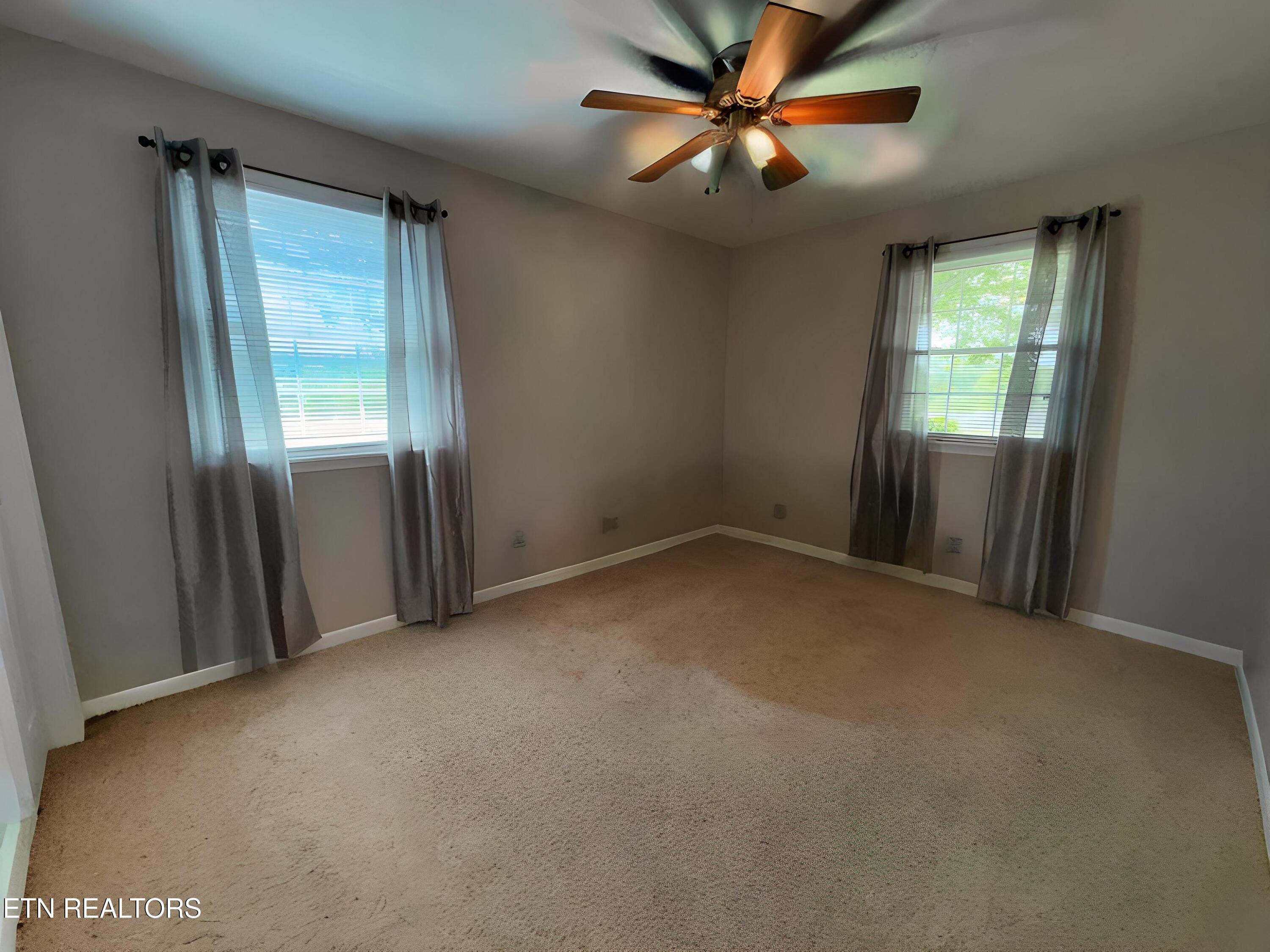 155 Valley View Rd, LaFollette