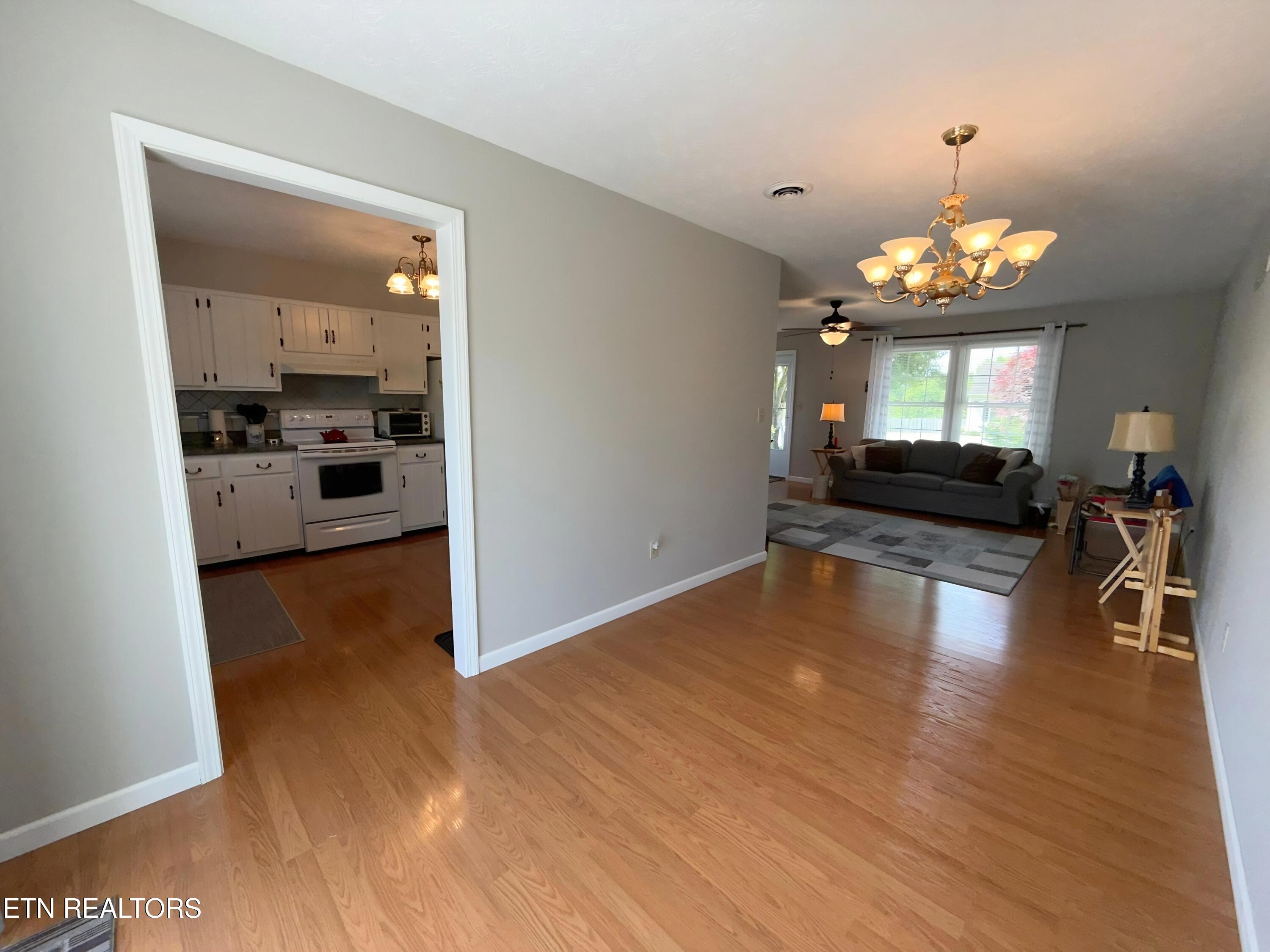 155 Valley View Rd, LaFollette