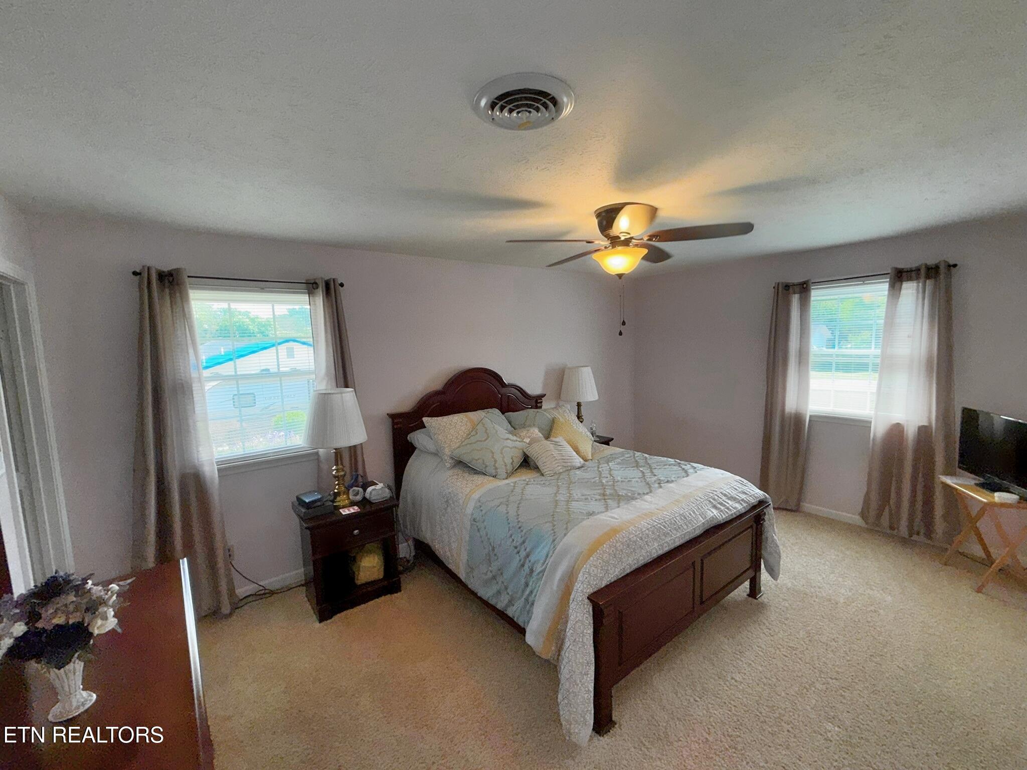 155 Valley View Rd, LaFollette