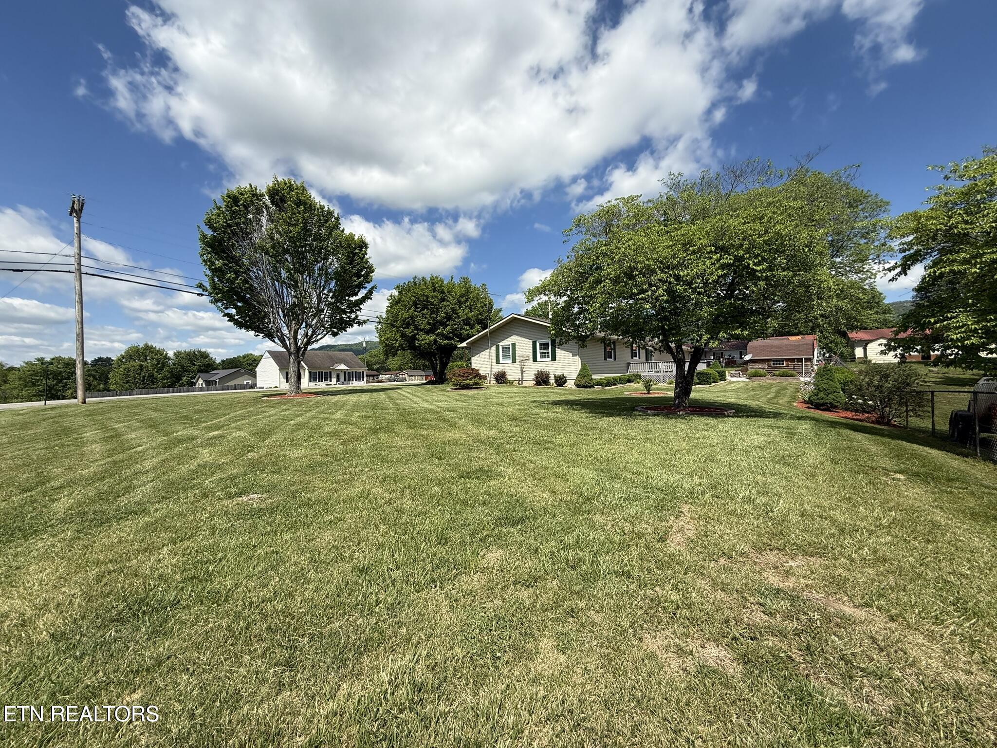 155 Valley View Rd, LaFollette