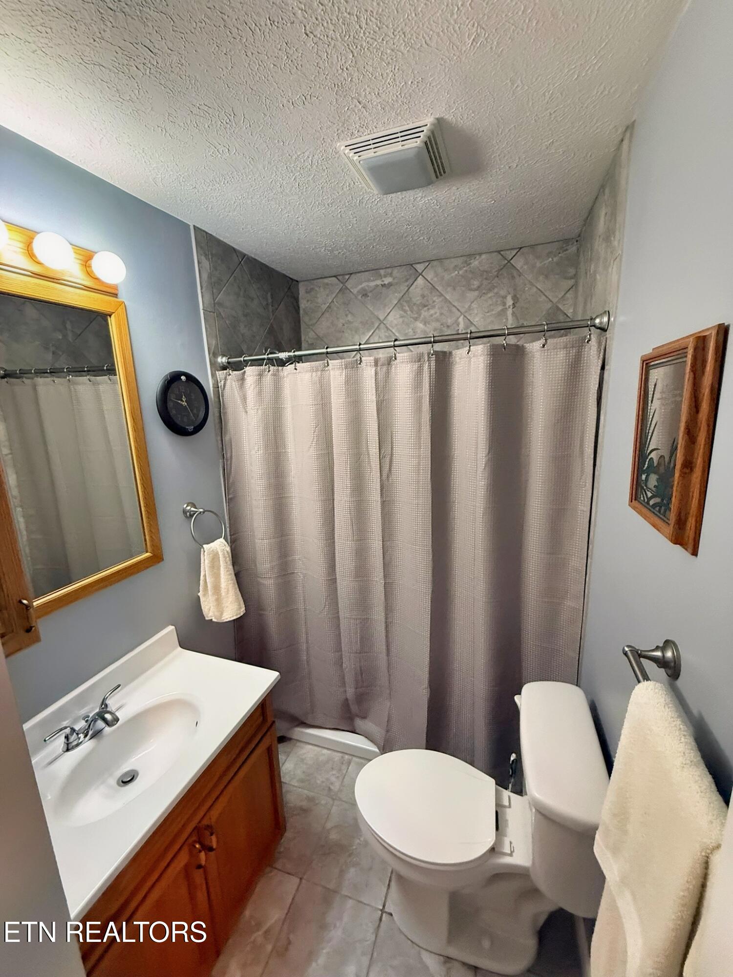 155 Valley View Rd, LaFollette