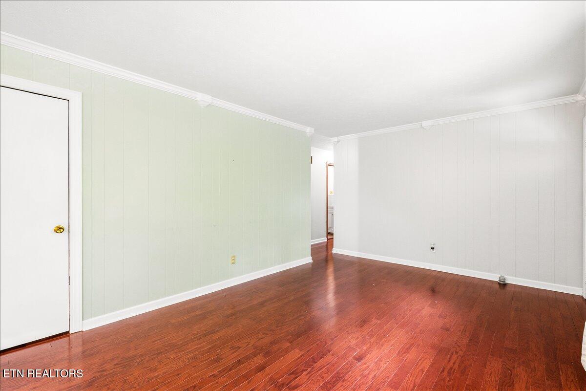 322 Shoreline Circle, LaFollette