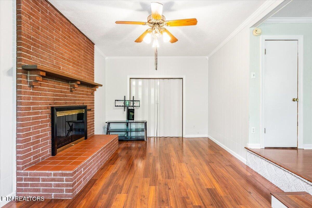 322 Shoreline Circle, LaFollette