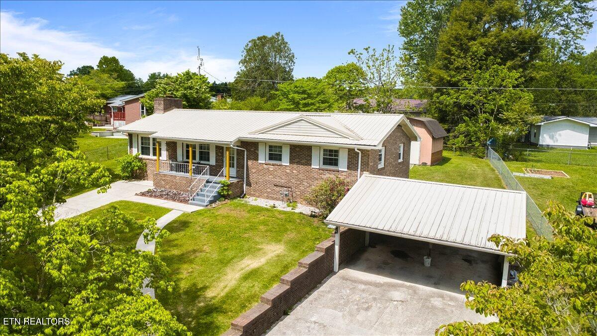 322 Shoreline Circle, LaFollette
