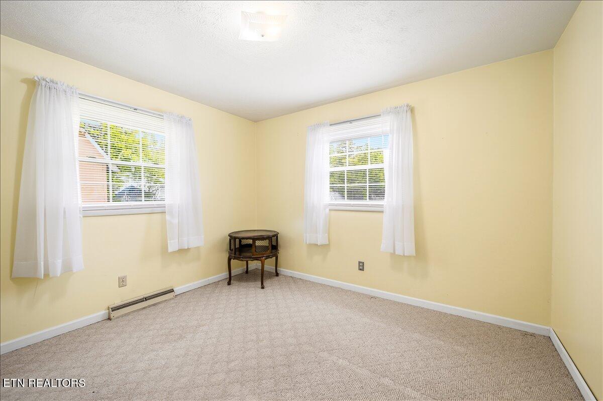 322 Shoreline Circle, LaFollette