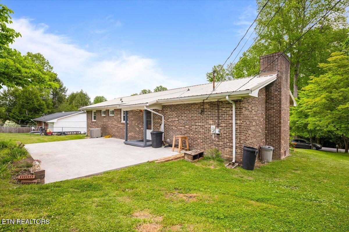 322 Shoreline Circle, LaFollette