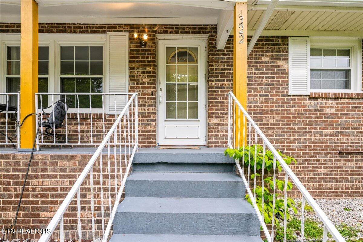 322 Shoreline Circle, LaFollette