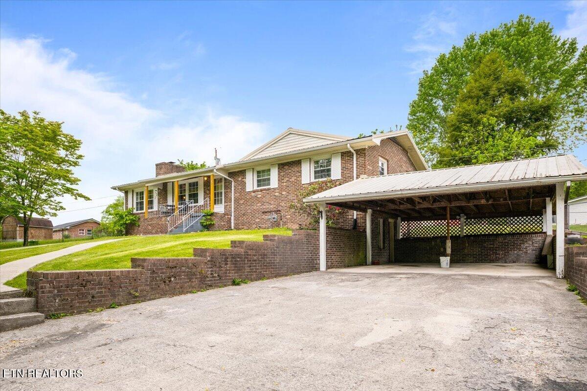 322 Shoreline Circle, LaFollette