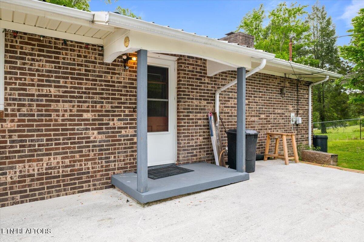 322 Shoreline Circle, LaFollette
