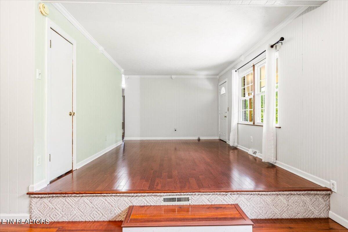 322 Shoreline Circle, LaFollette