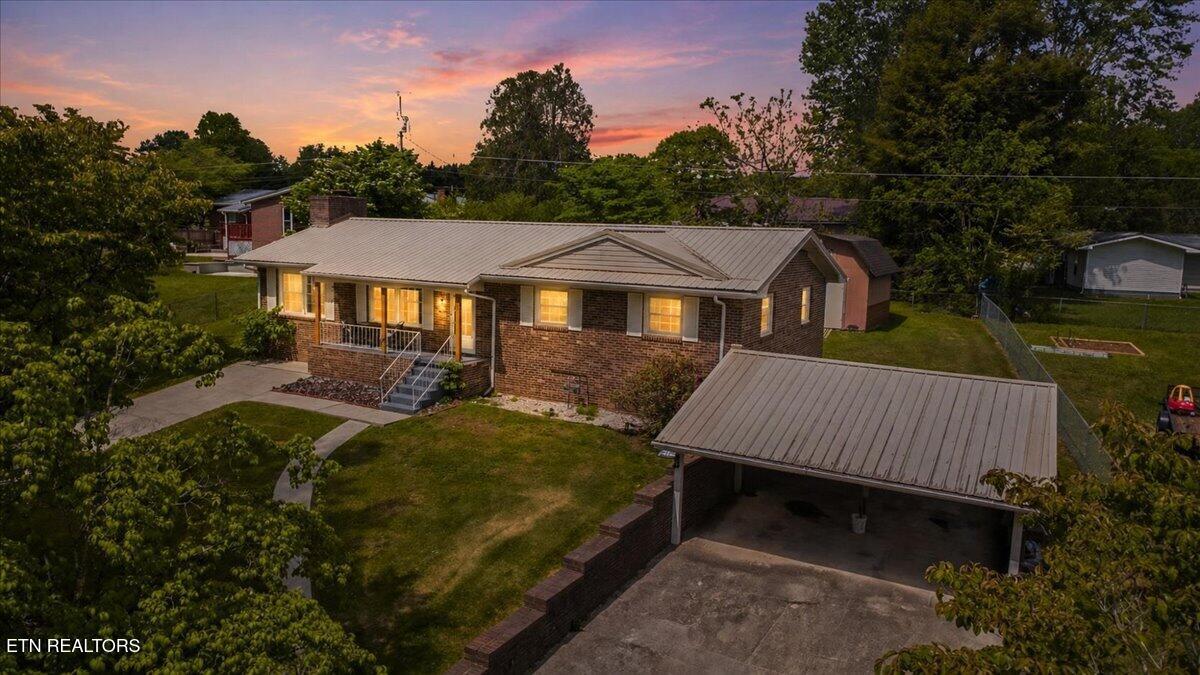 322 Shoreline Circle, LaFollette