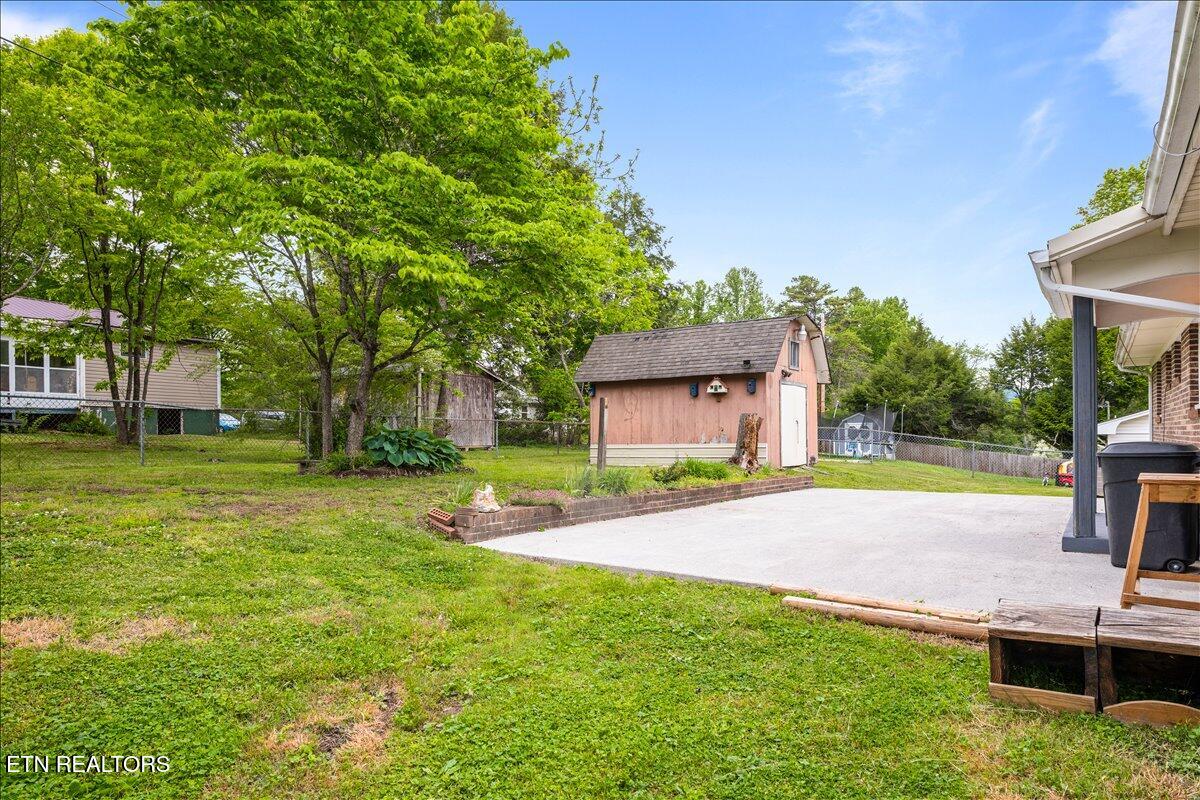 322 Shoreline Circle, LaFollette