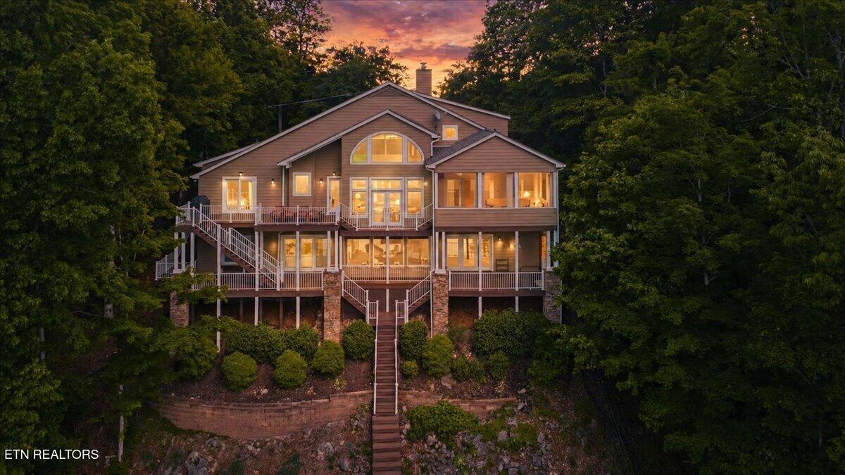 1304 N. Shorewood Lane