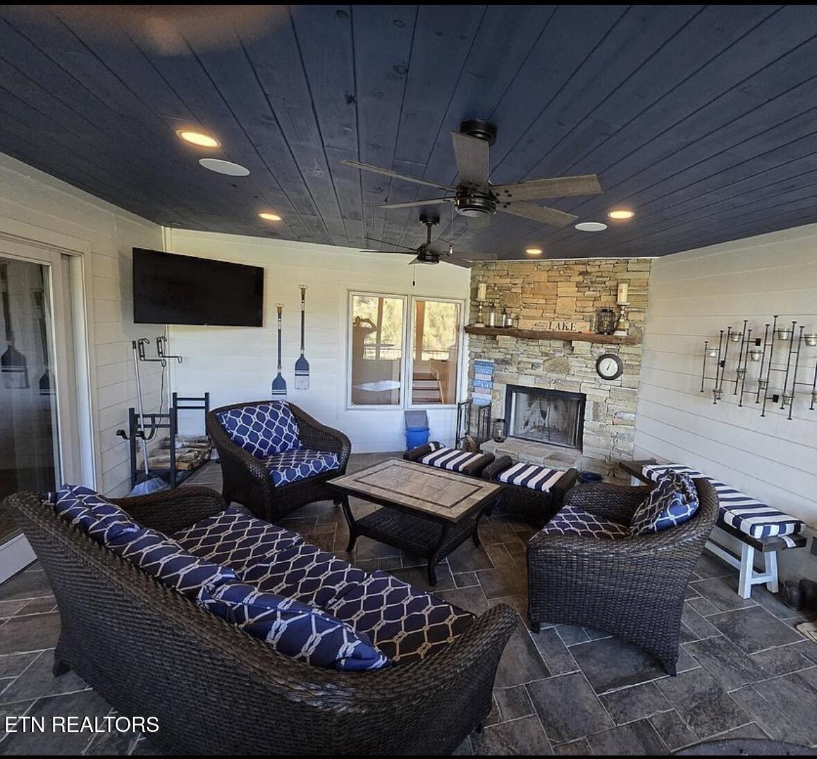 1304 N. Shorewood Lane