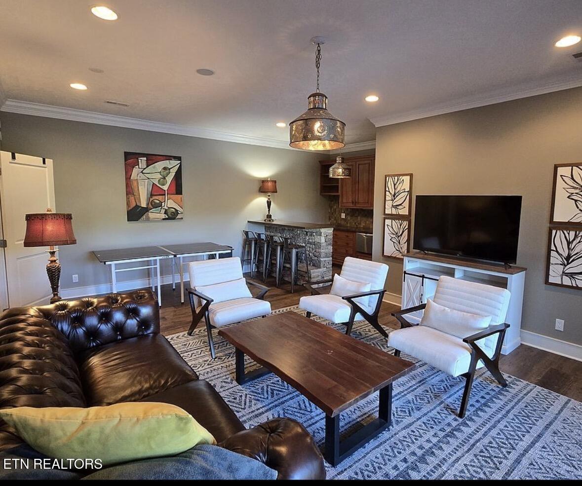 1304 N. Shorewood Lane