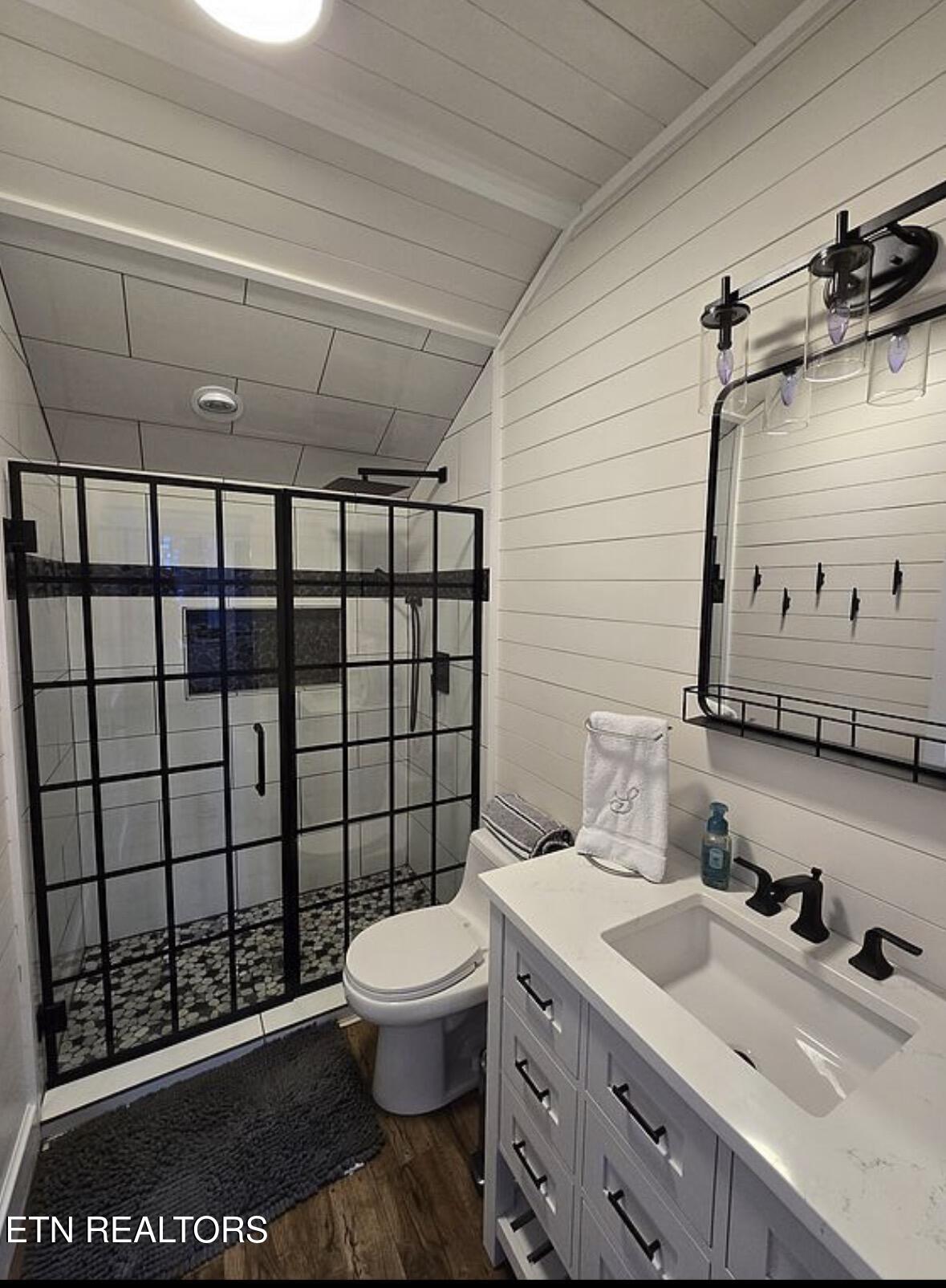 1304 N. Shorewood Lane