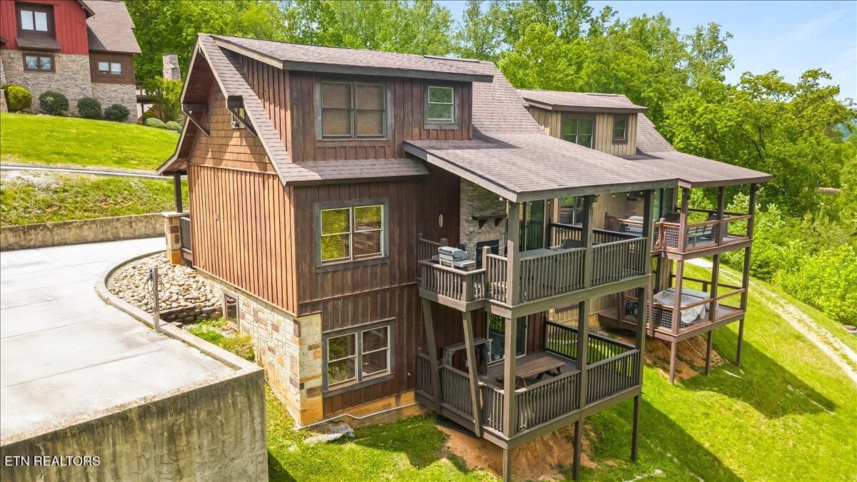 230 Foxwood Drive