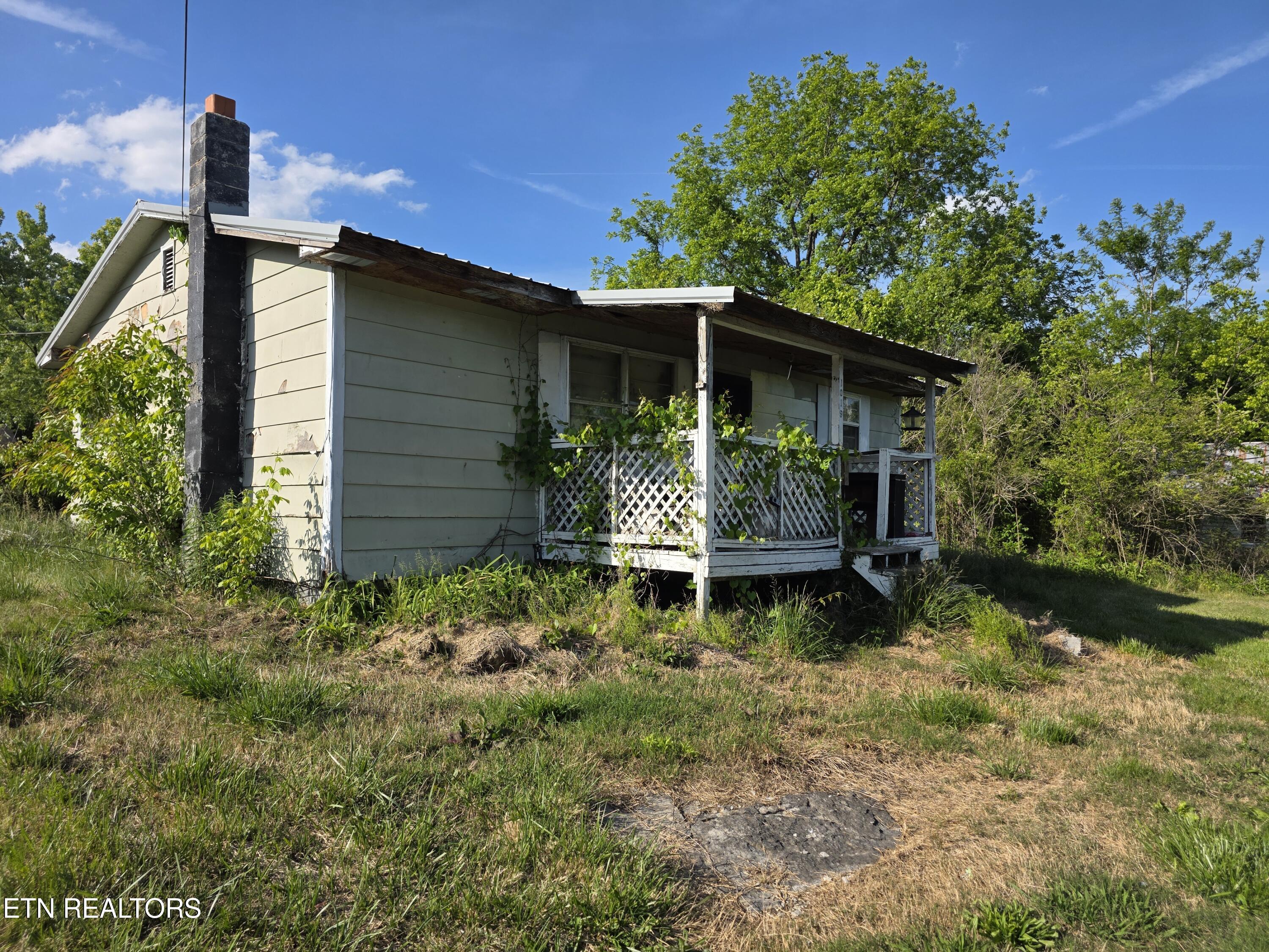 1019 Gibson Lane, LaFollette