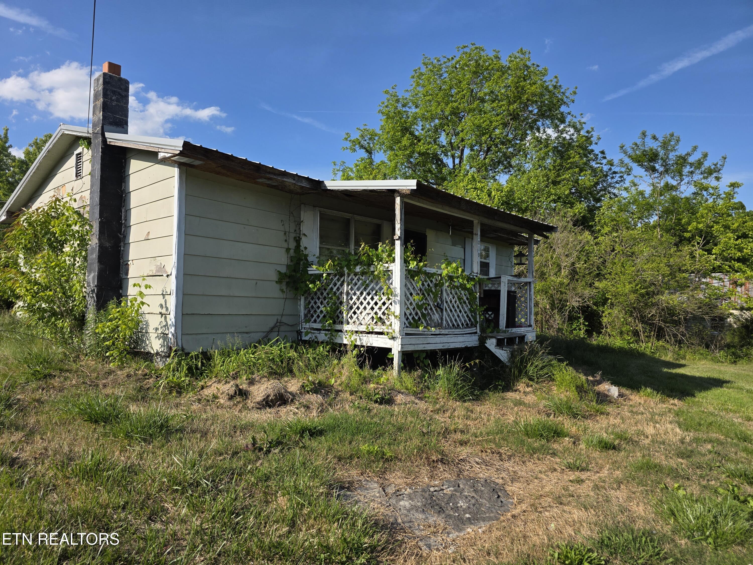 1019 Gibson Lane, LaFollette