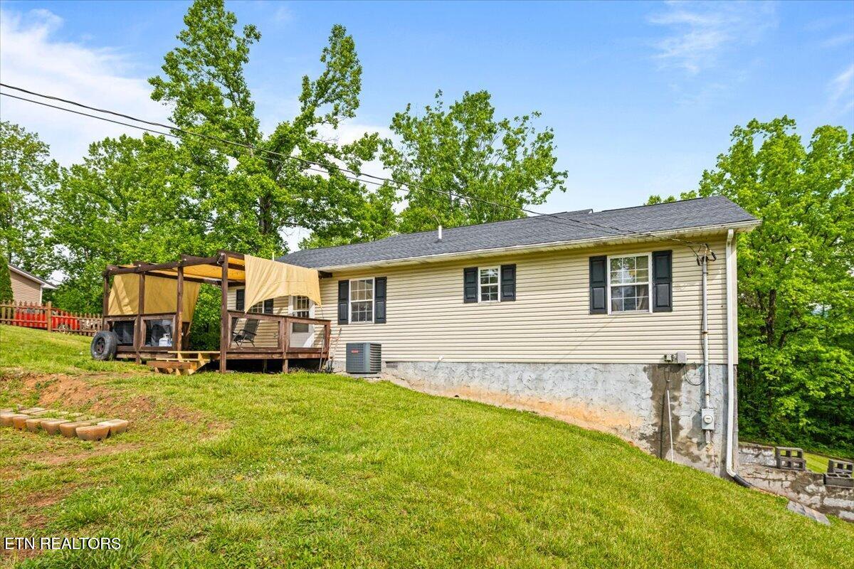 226 McKinney Rd, LaFollette