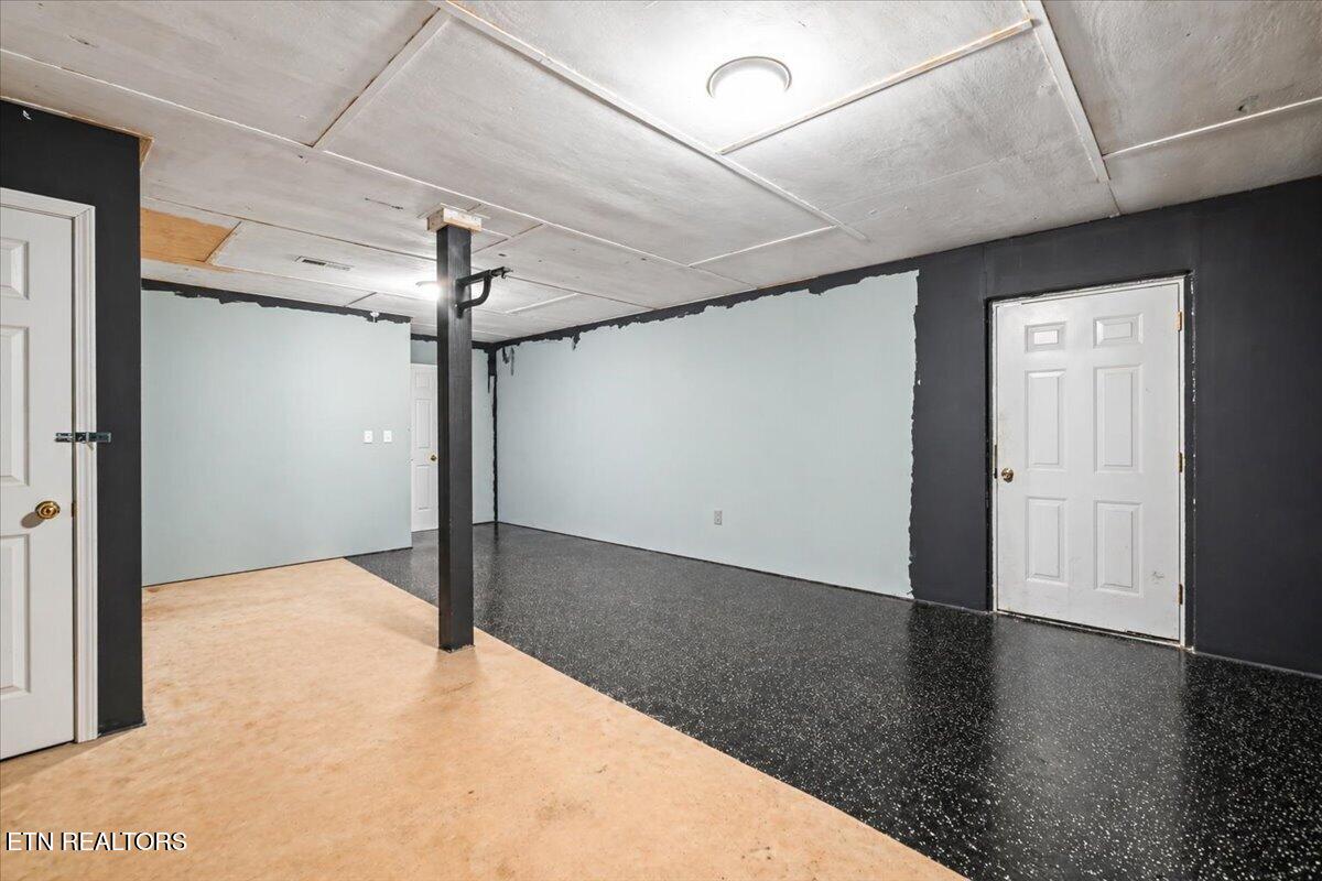 226 McKinney Rd, LaFollette
