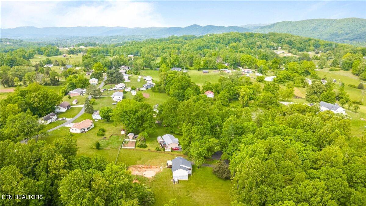 226 McKinney Rd, LaFollette