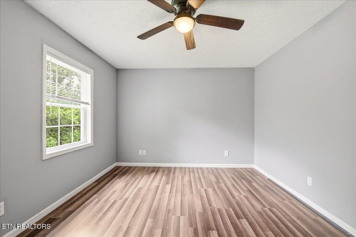 226 McKinney Rd, LaFollette