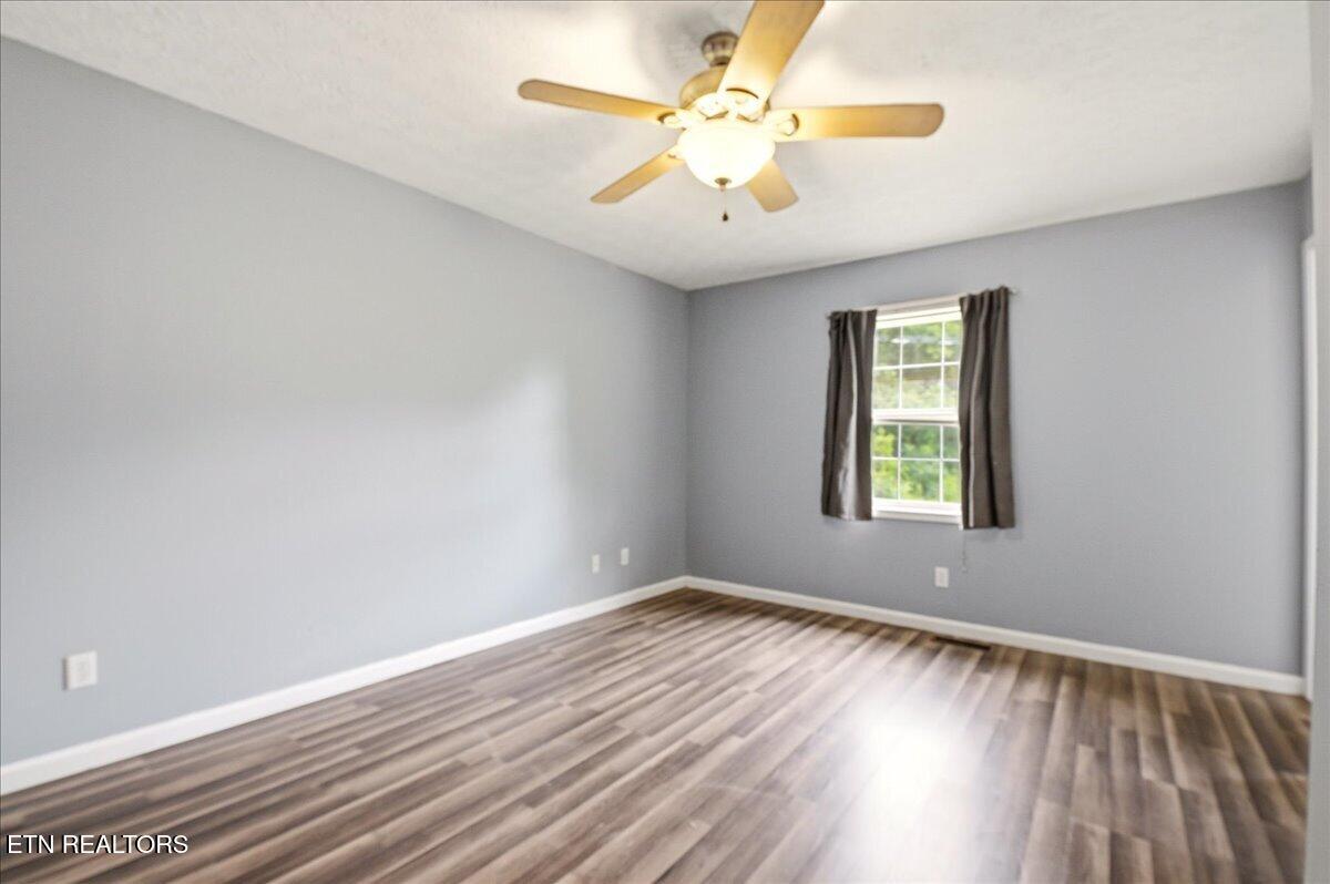 226 McKinney Rd, LaFollette