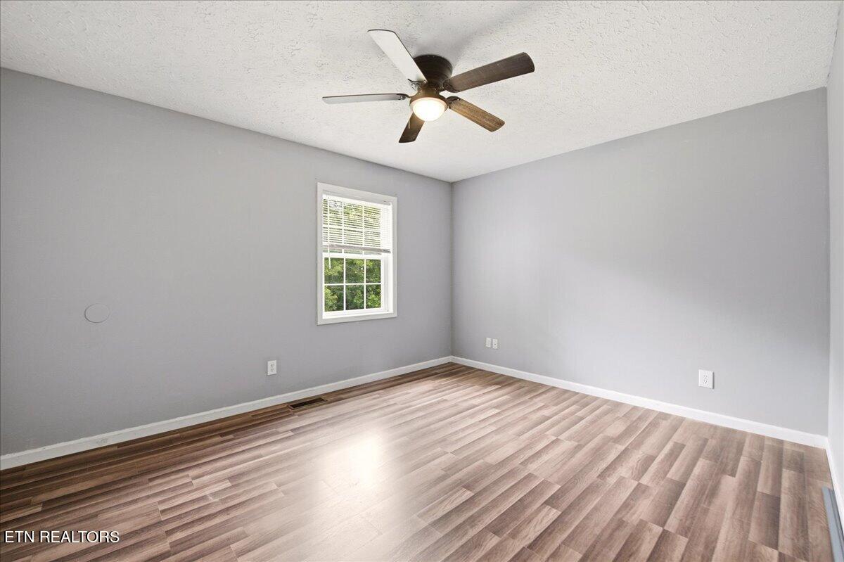 226 McKinney Rd, LaFollette