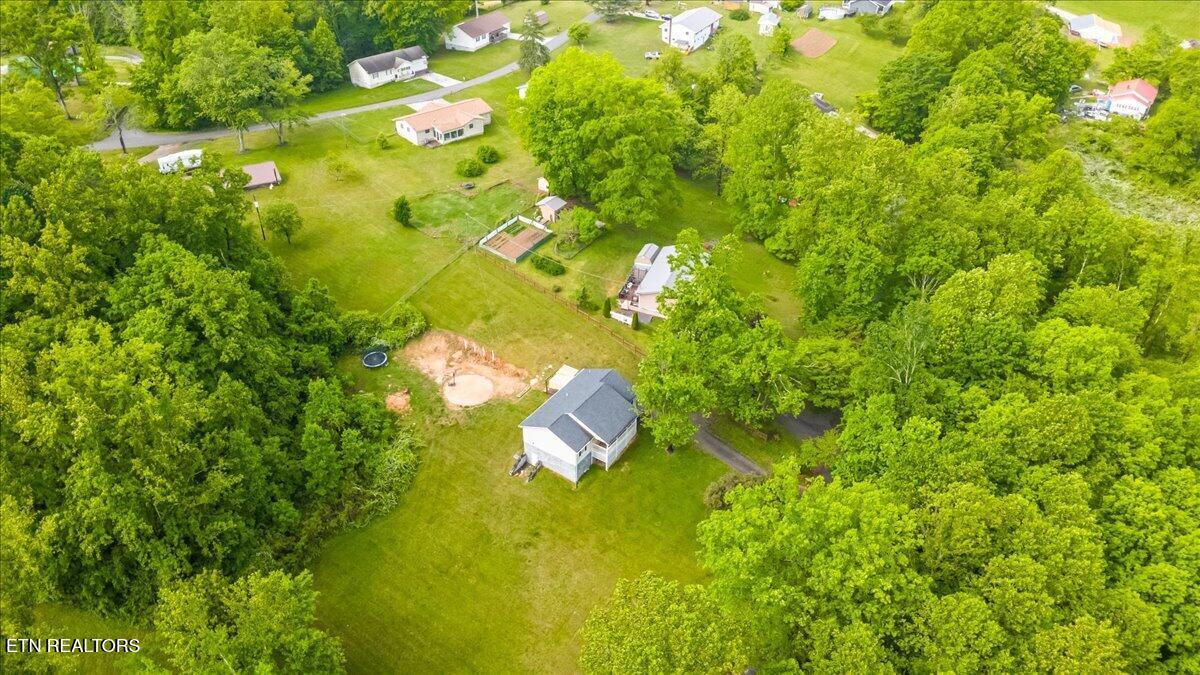 226 McKinney Rd, LaFollette