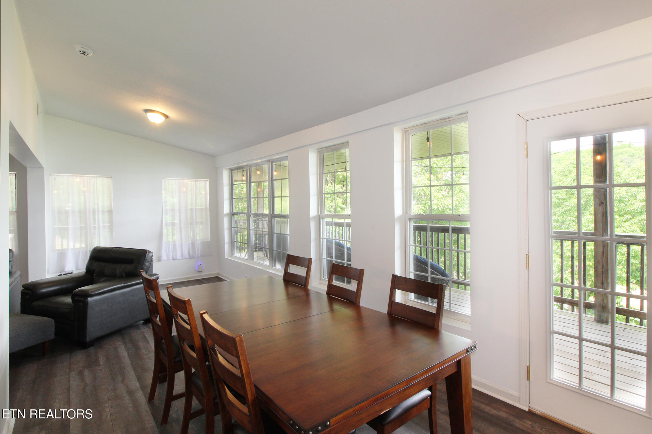 233 Sequoyah Tr