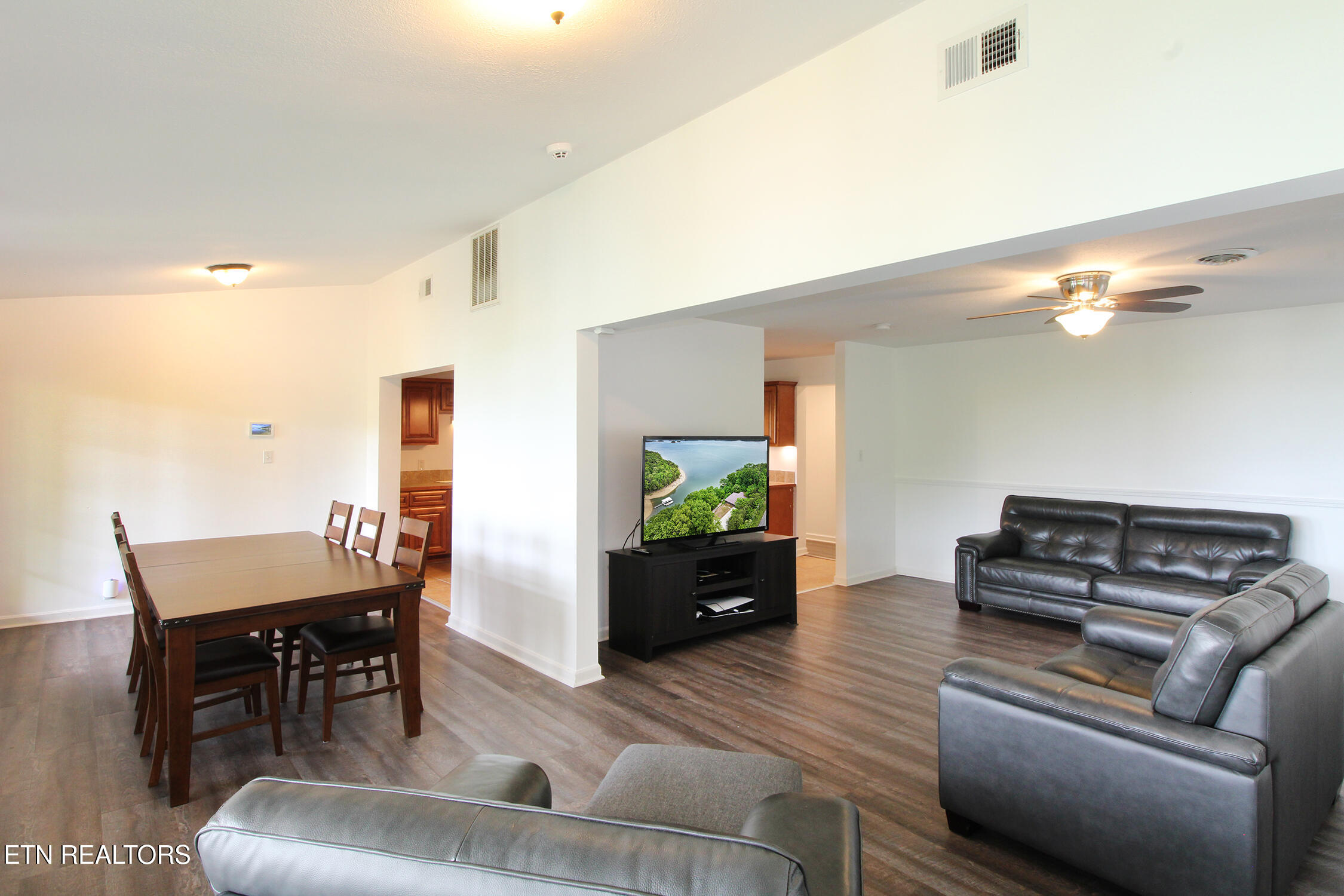 233 Sequoyah Tr