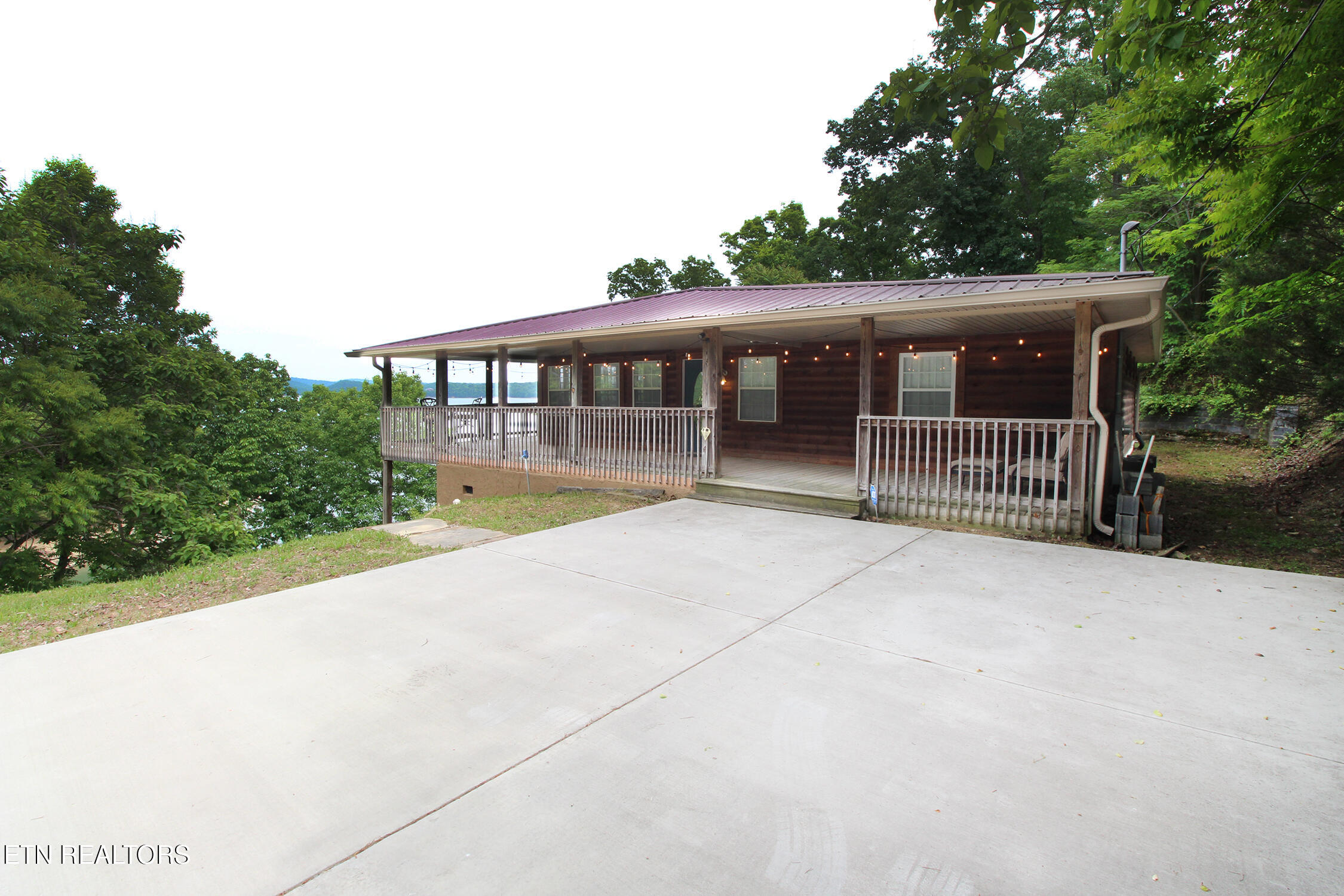 233 Sequoyah Tr