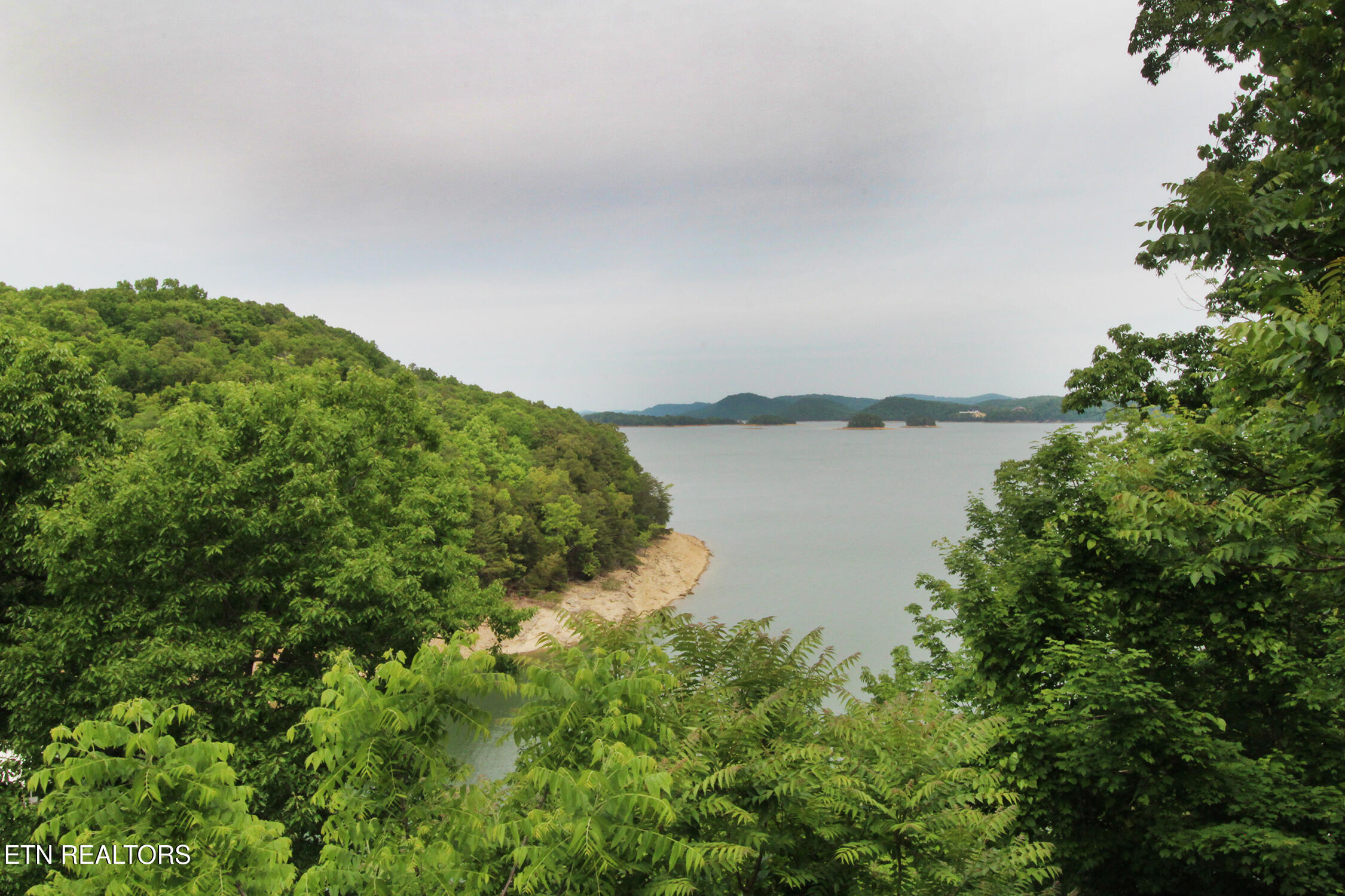 233 Sequoyah Tr