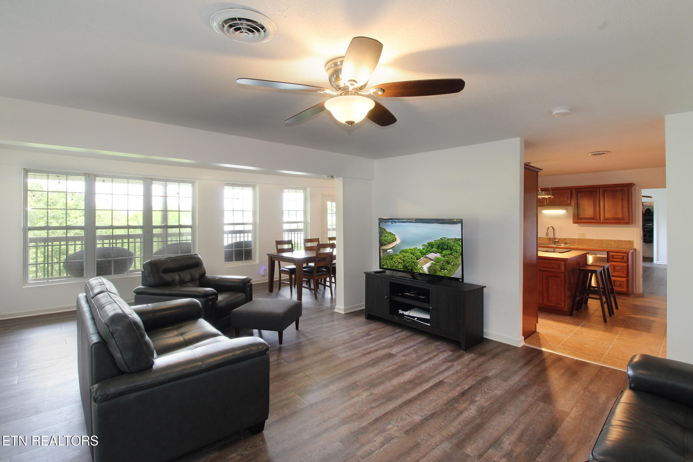 233 Sequoyah Tr