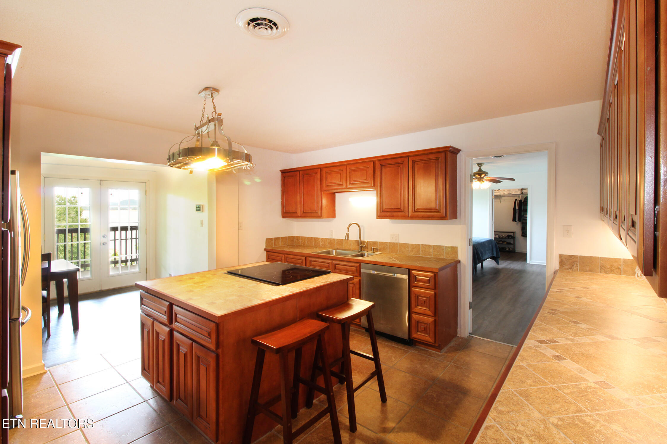 233 Sequoyah Tr