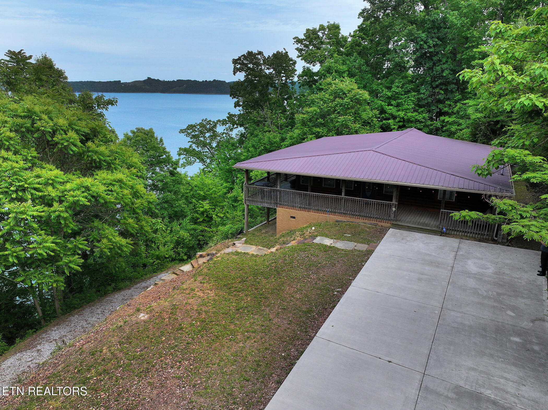 233 Sequoyah Tr