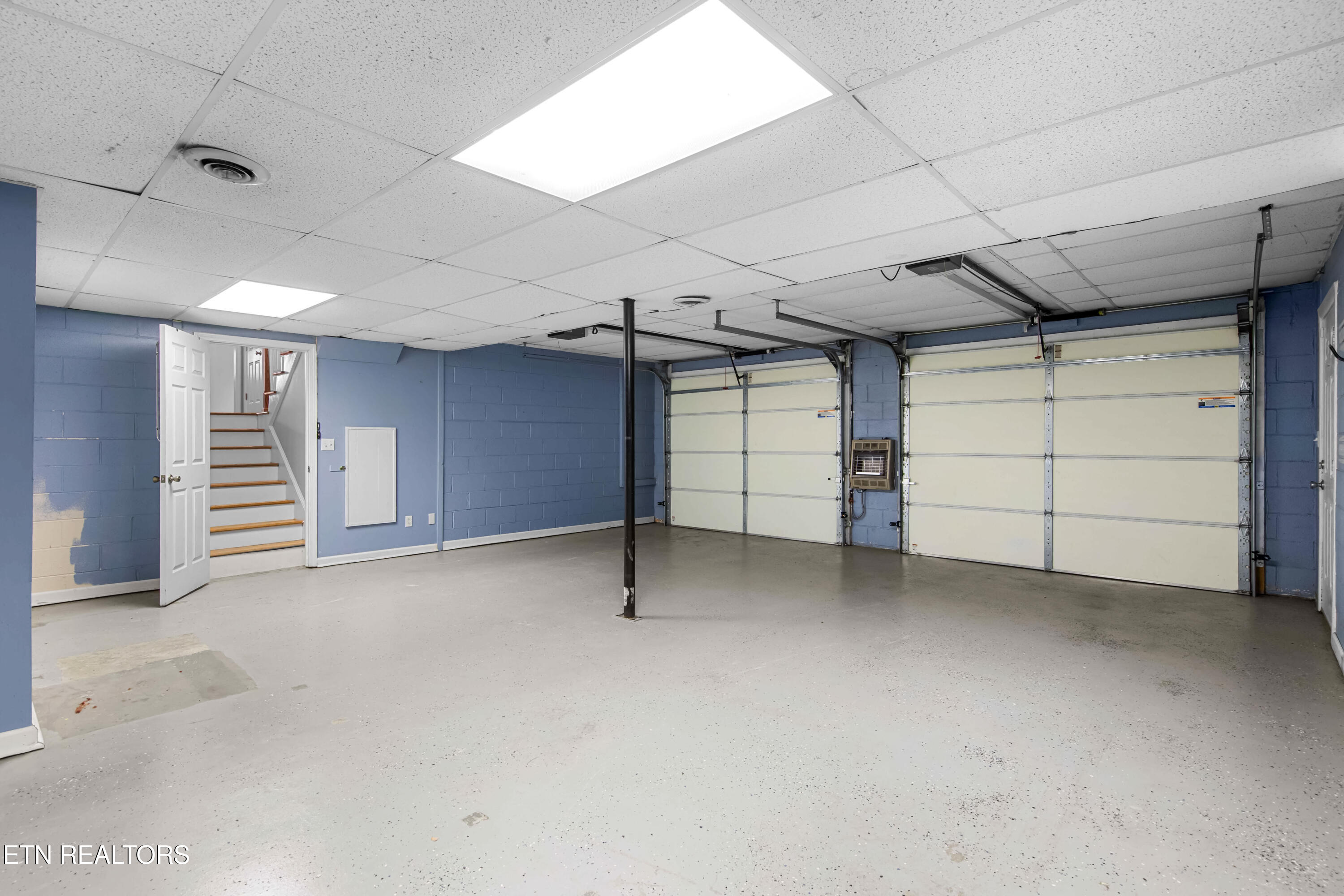 206 Hickory Lane