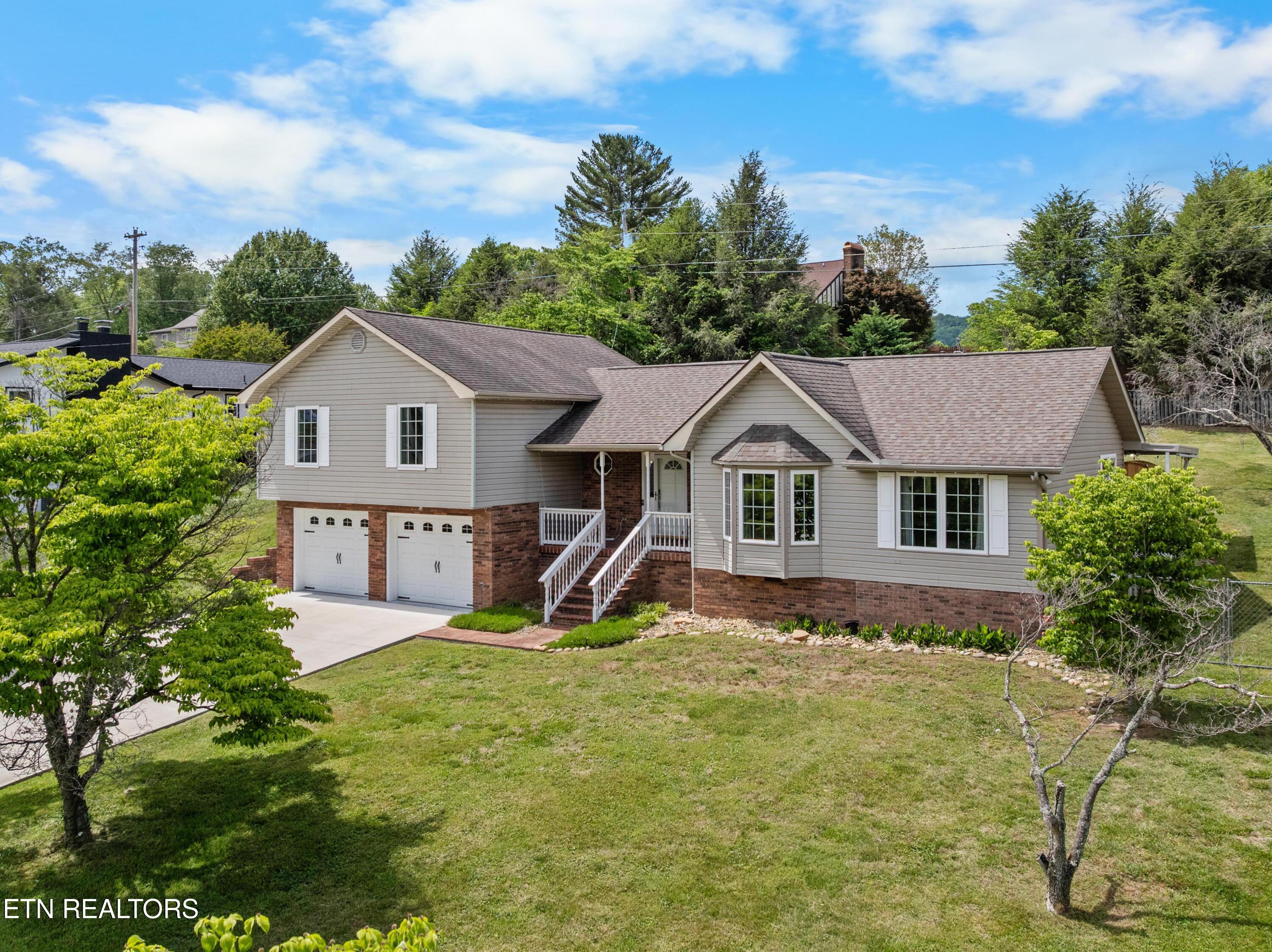 206 Hickory Lane