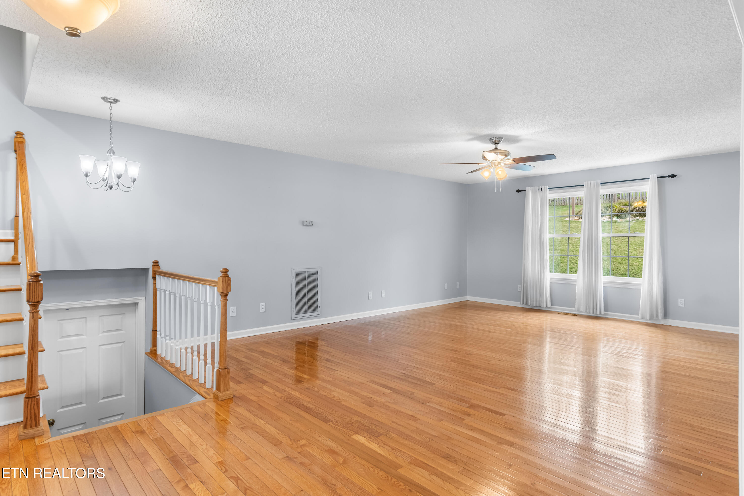 206 Hickory Lane