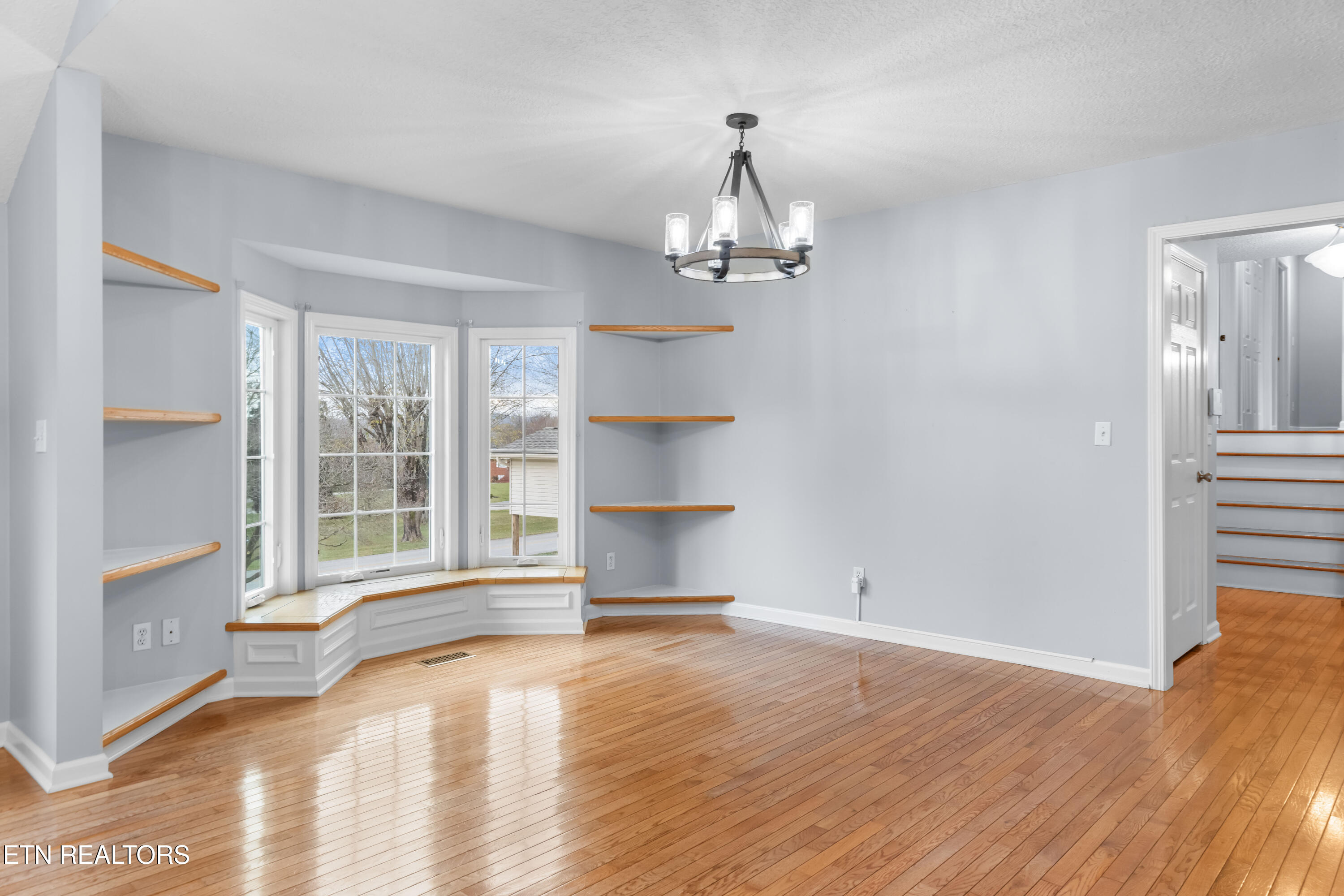 206 Hickory Lane