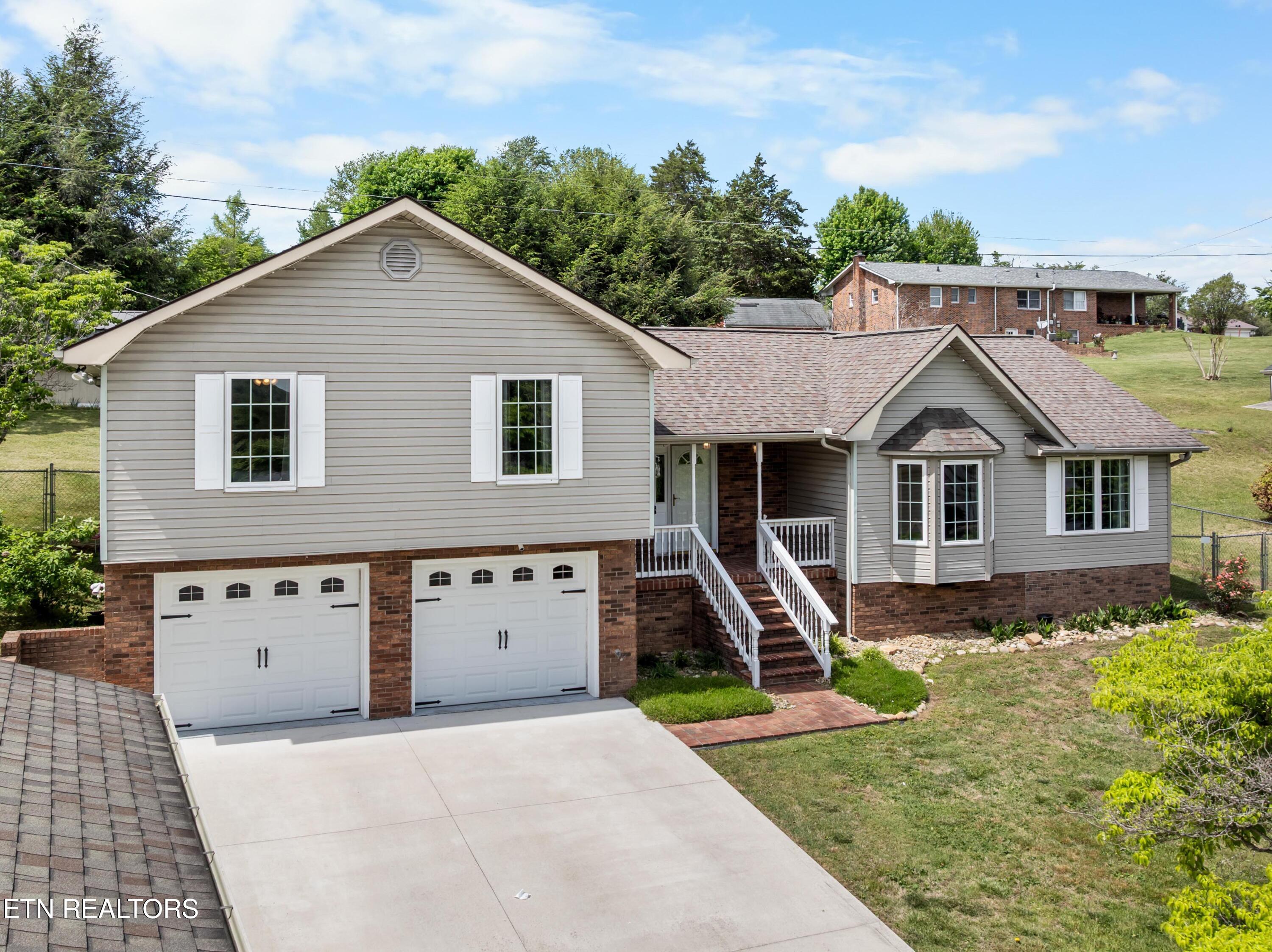 206 Hickory Lane