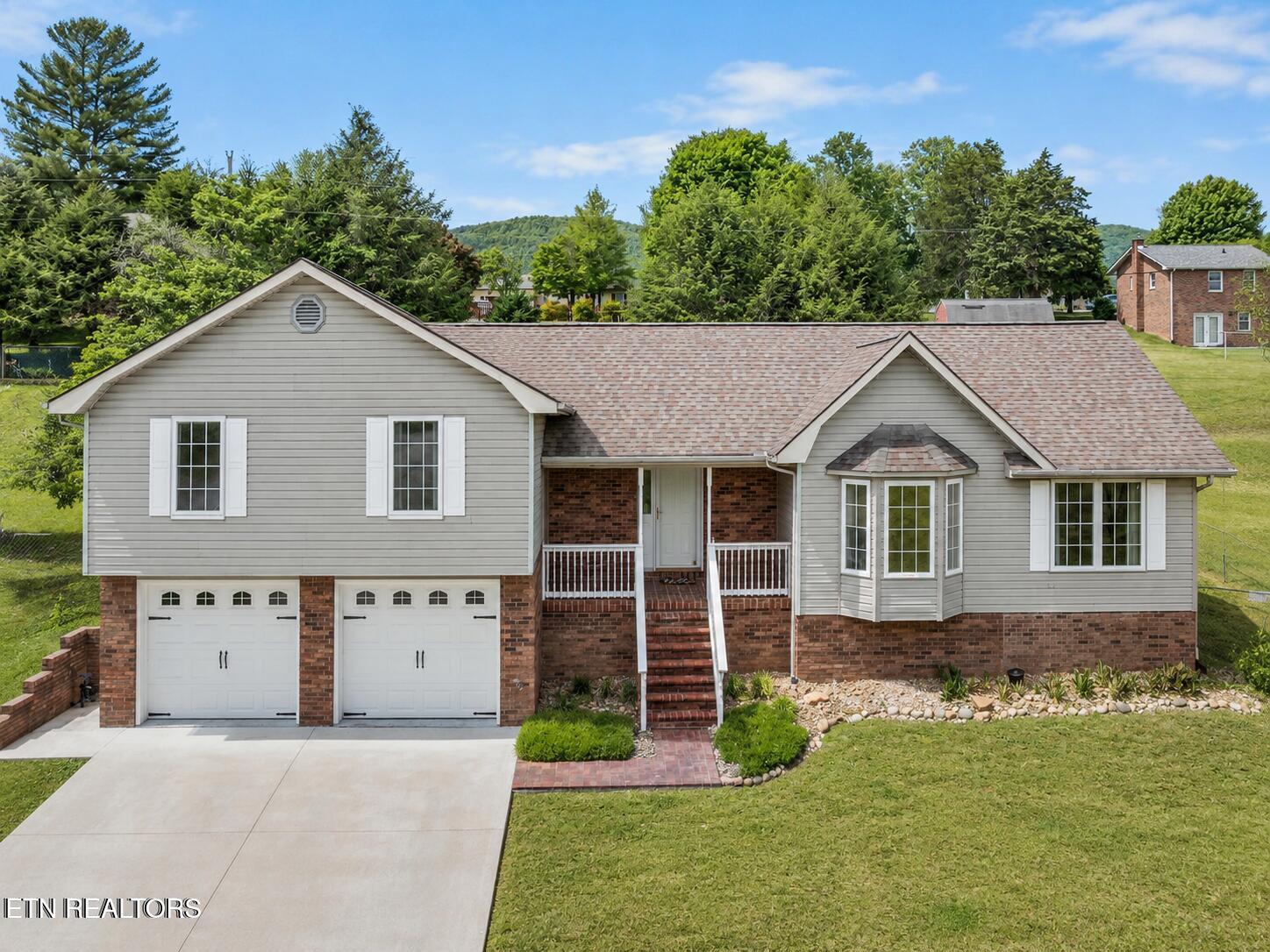 206 Hickory Lane