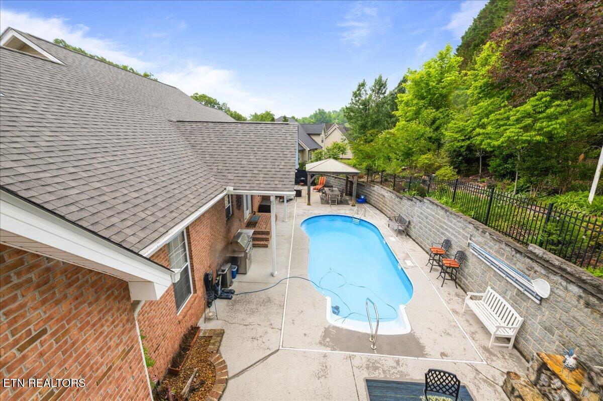 48 Riverside Drive