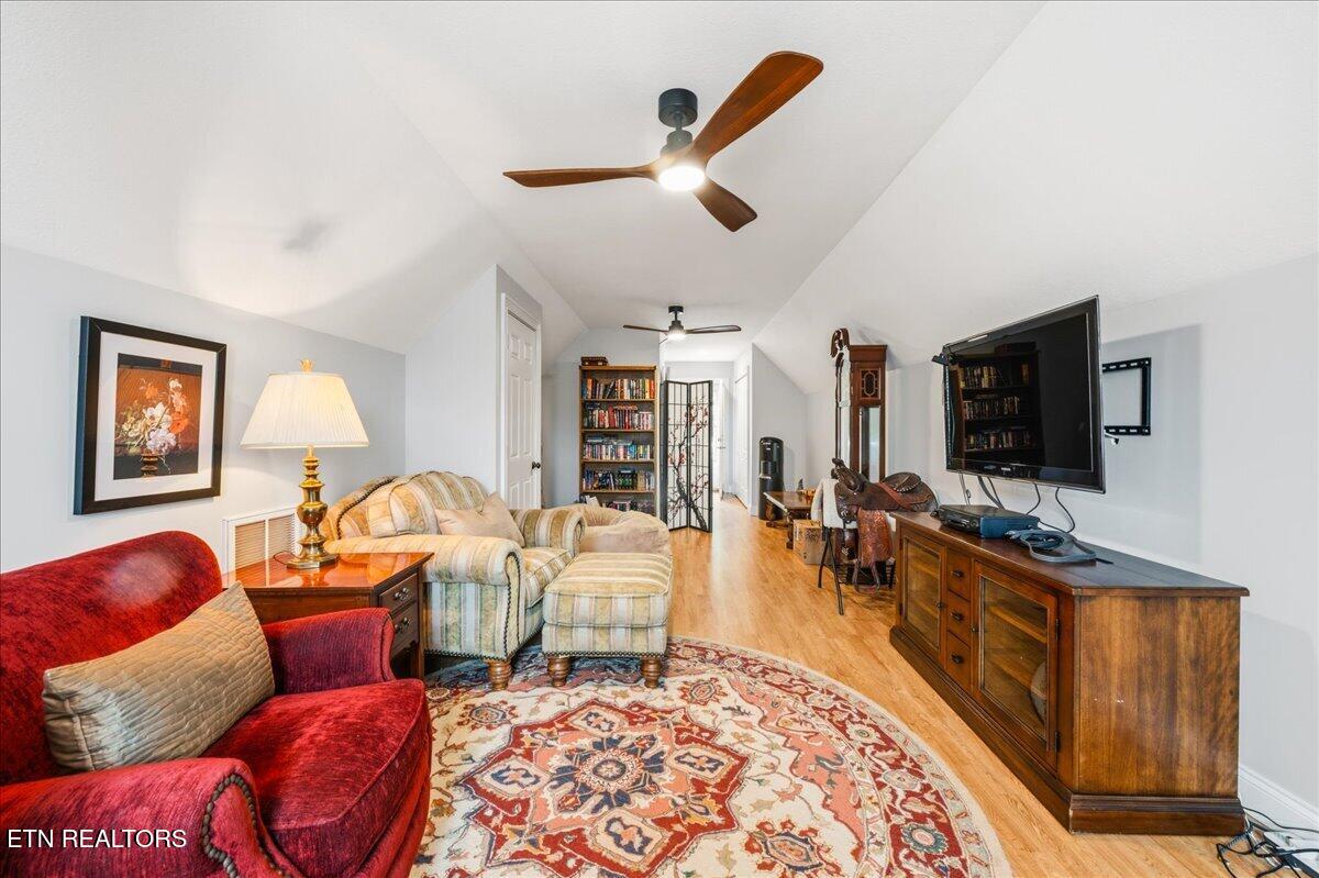48 Riverside Drive