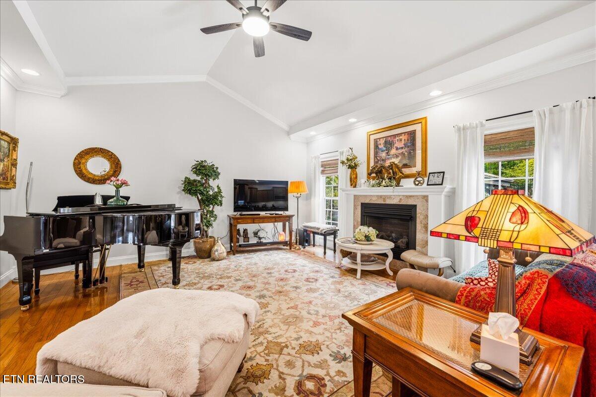 48 Riverside Drive