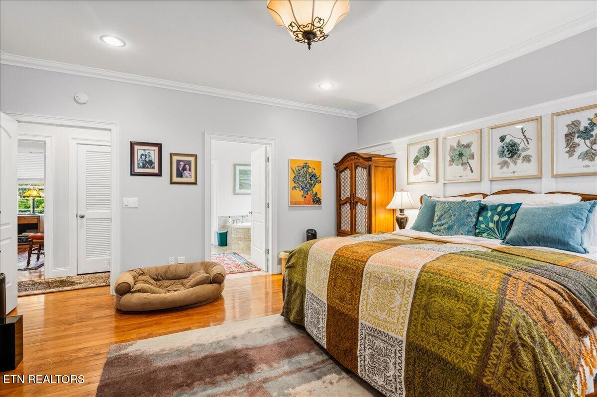 48 Riverside Drive